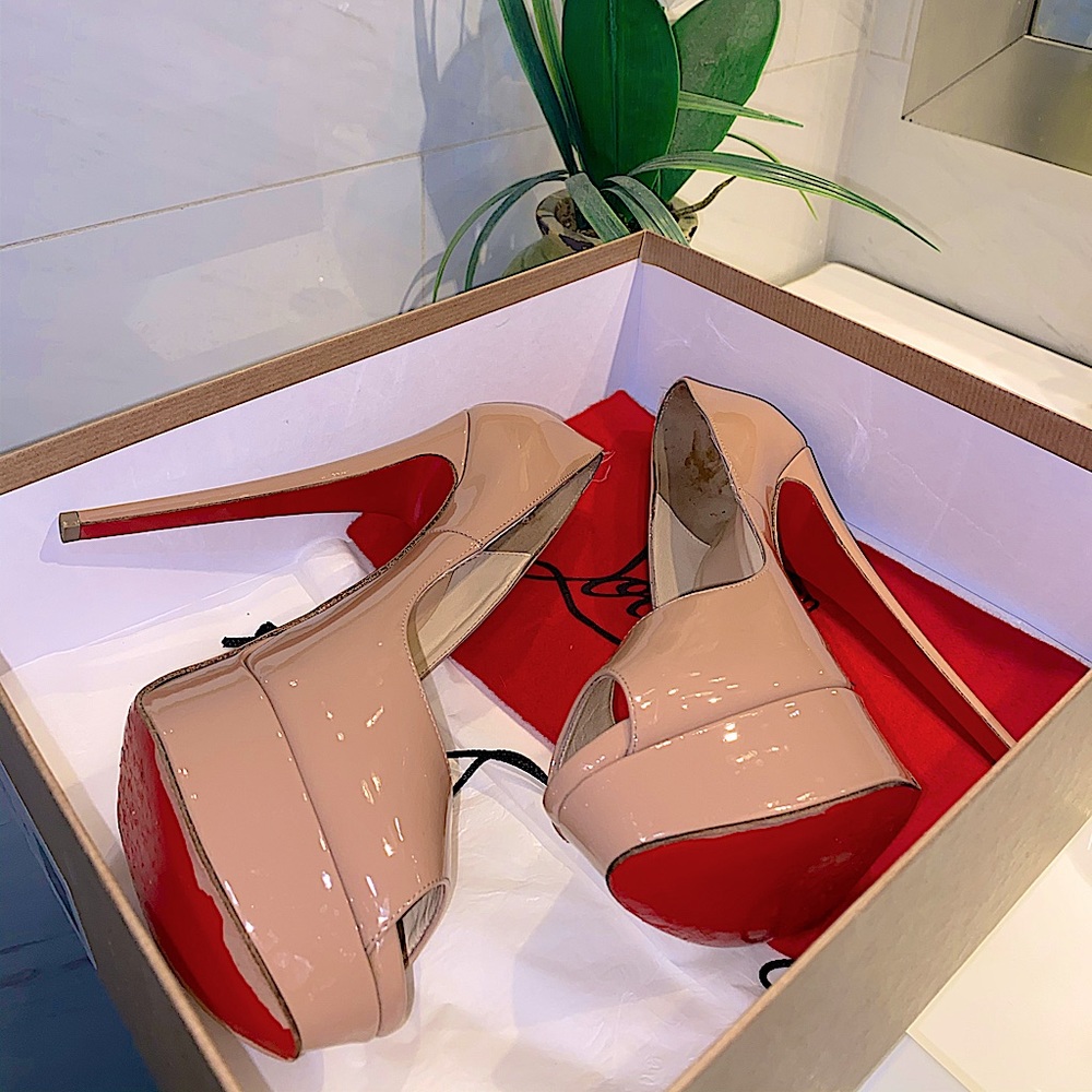 Auth Christain Louboutin Ladypeep Nude/ Size38 - image 1